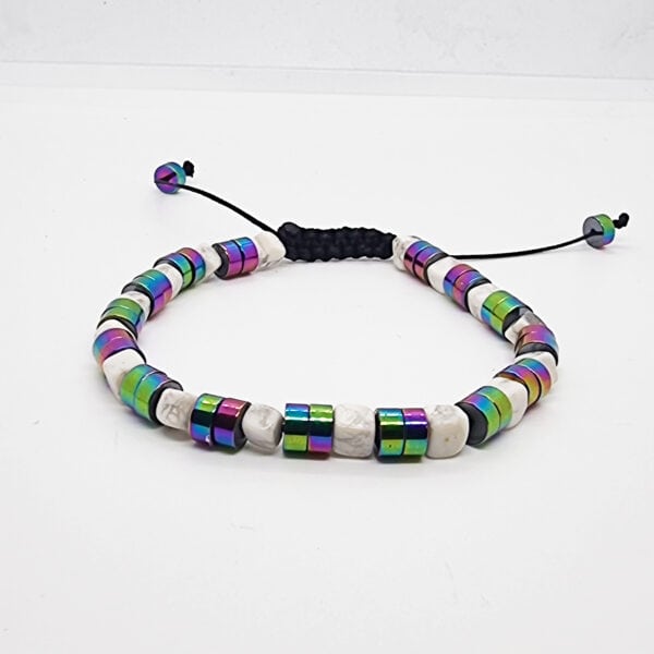 Brățară unică din cuburi de howlit - Stil și rafinament